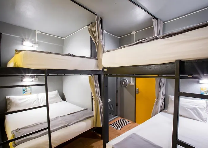 Beehive Phuket Old Town Hostel